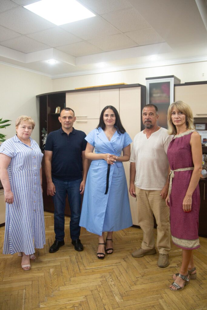 Анастасія Чубіна, Григорій Очеретянко і керівництво департаменту освіти
