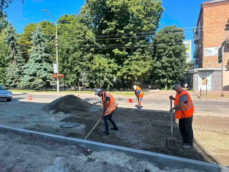 У Черкасах з’явився новий майданчик для паркування автомобілів